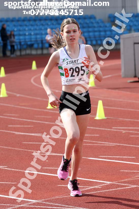 Girls under-15s 3 stage relay, Northern Senior 6 and 4 and Junior Stage Road Relays, SportsCity, Manchester. Photo:  David T. Hewitson/Sports for All Pics